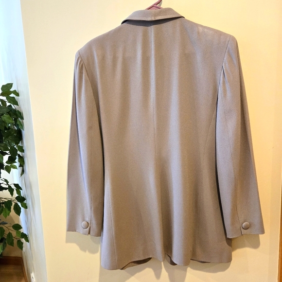 Jones New York Woman's Tan Double-Breasted Jacket/Blazer, Size 12 - Picture 6 of 11